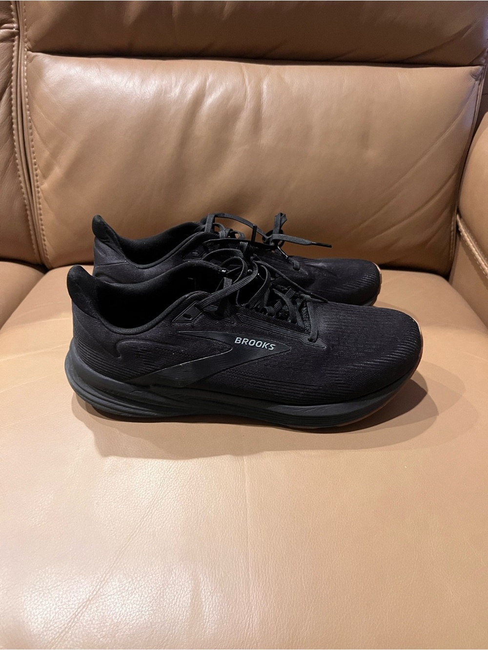 Brooks Revel 8 Running Shoe - Men's 12 - Picture 4 of 7